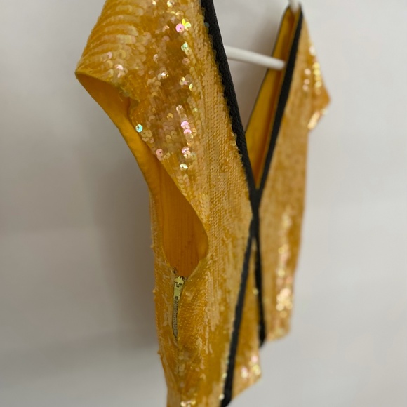 Beautiful striking yellow sequin top original design by Neil Bieff - Picture 3 of 3